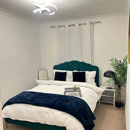 Luxury Superkingsize Bed In London Hotel